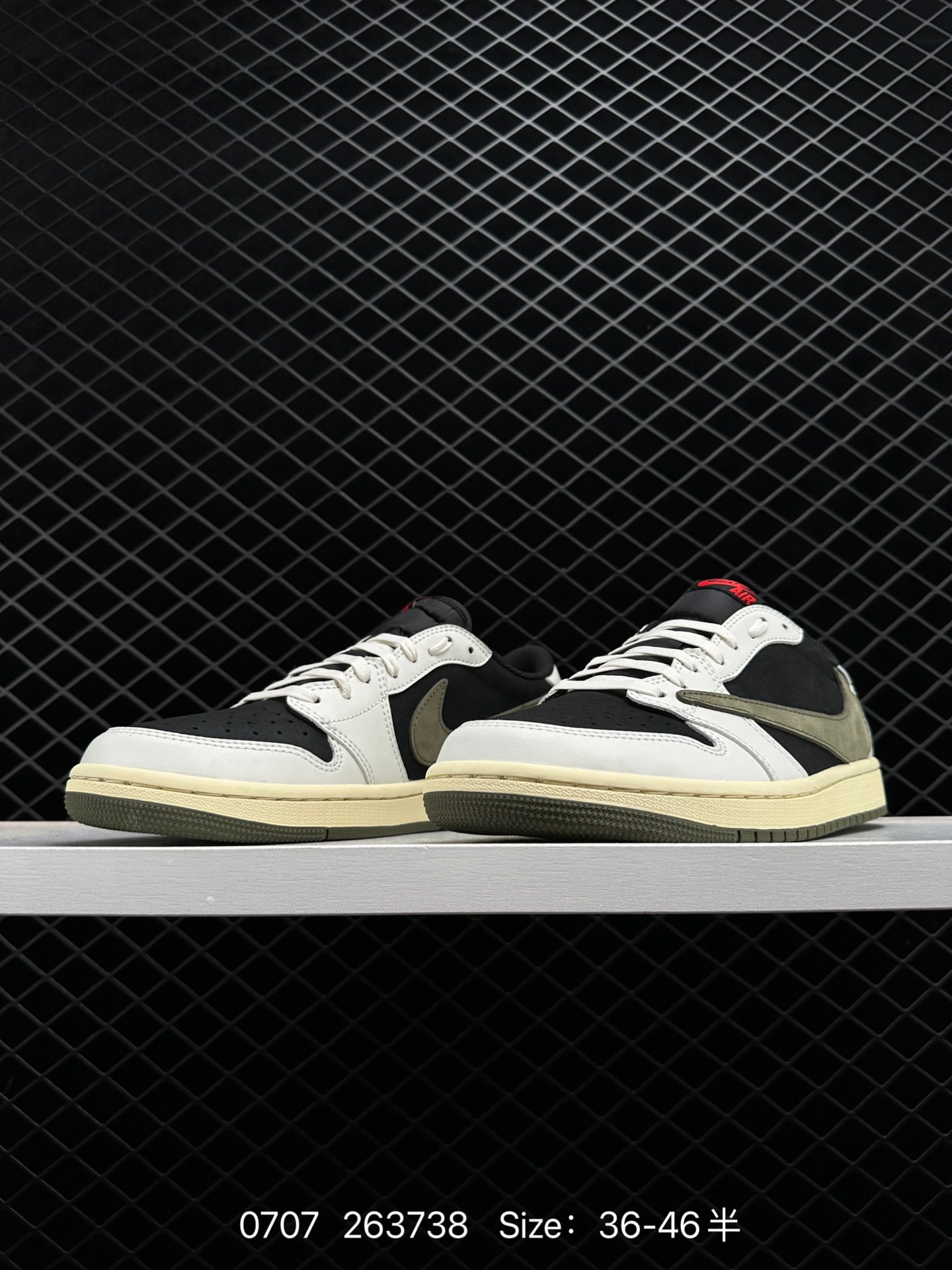 NIKE  Air Jordan 1 Low